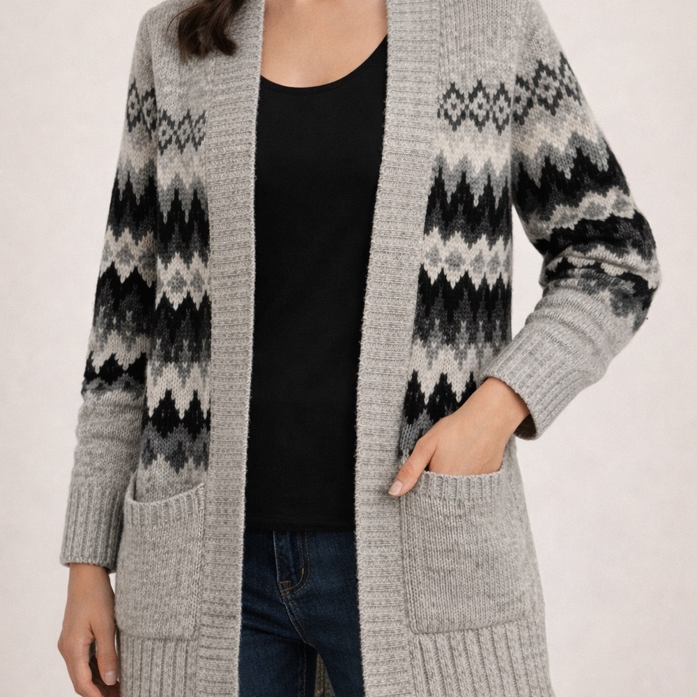 American Eagle Outfitters Gray and Black Patterned Cardigan